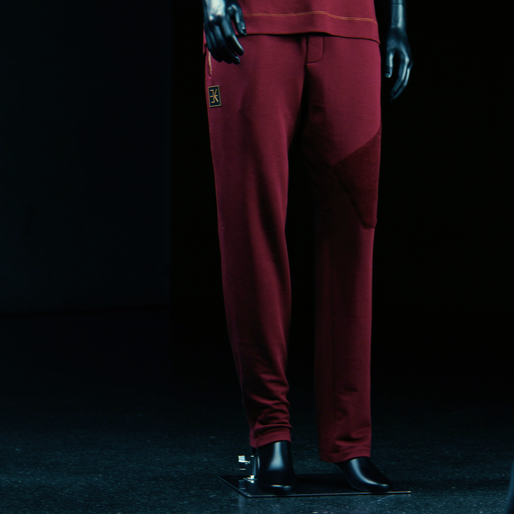 aim.one Gen1 pants on a mannequin